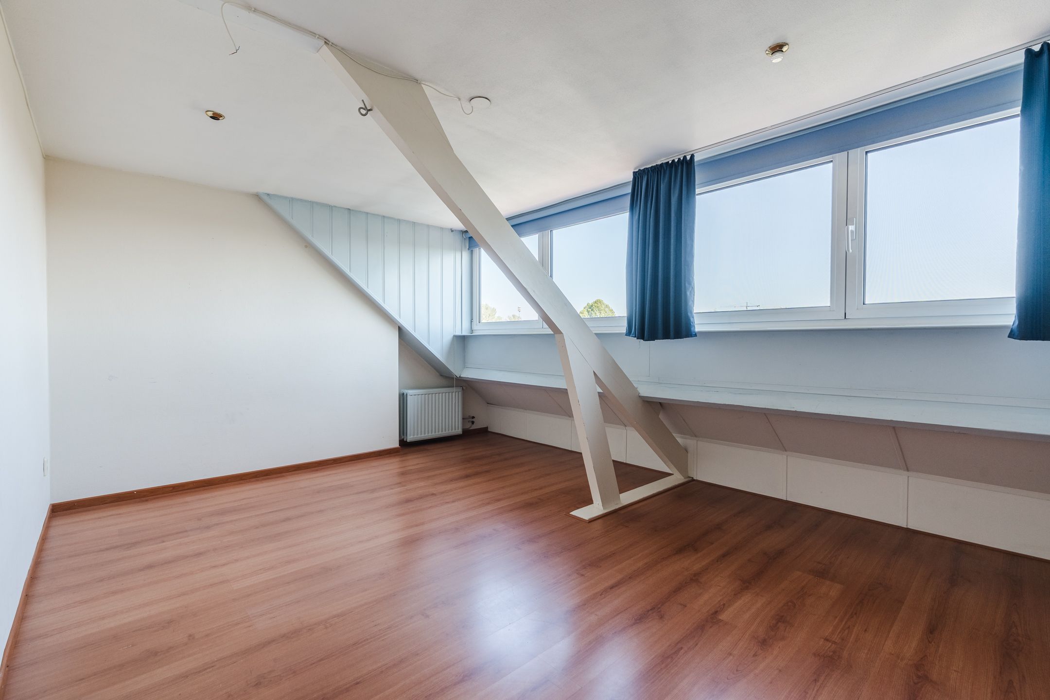 Spacious 1930s Terraced Home with Garden in Eindhoven — 33