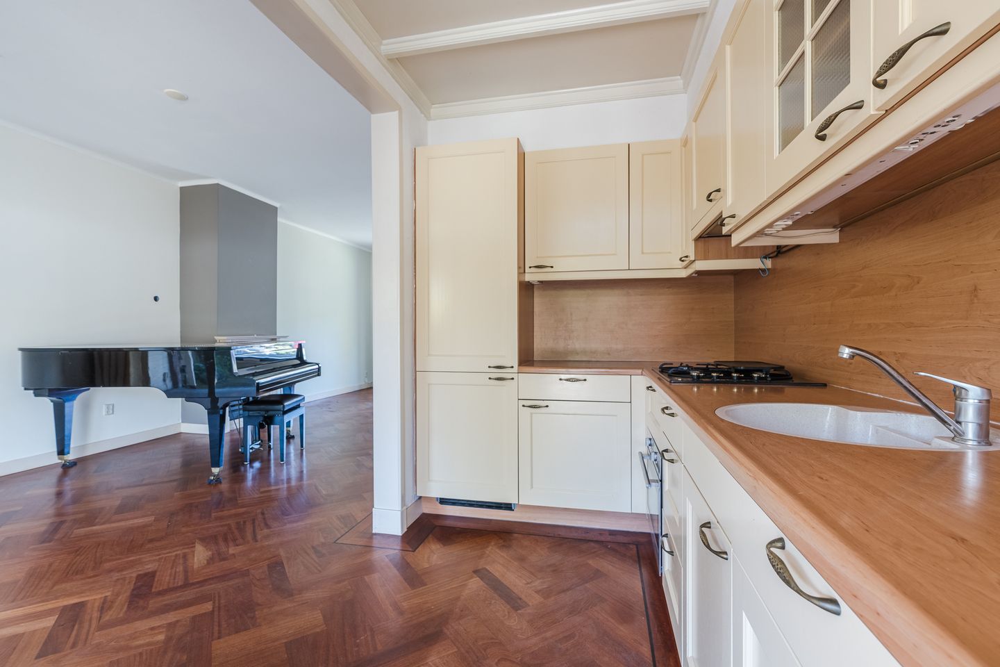 Spacious 1930s Terraced Home with Garden in Eindhoven — 20