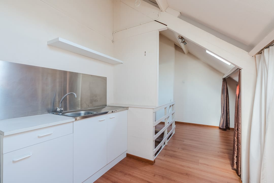 Spacious 1930s Terraced Home with Garden in Eindhoven — 32