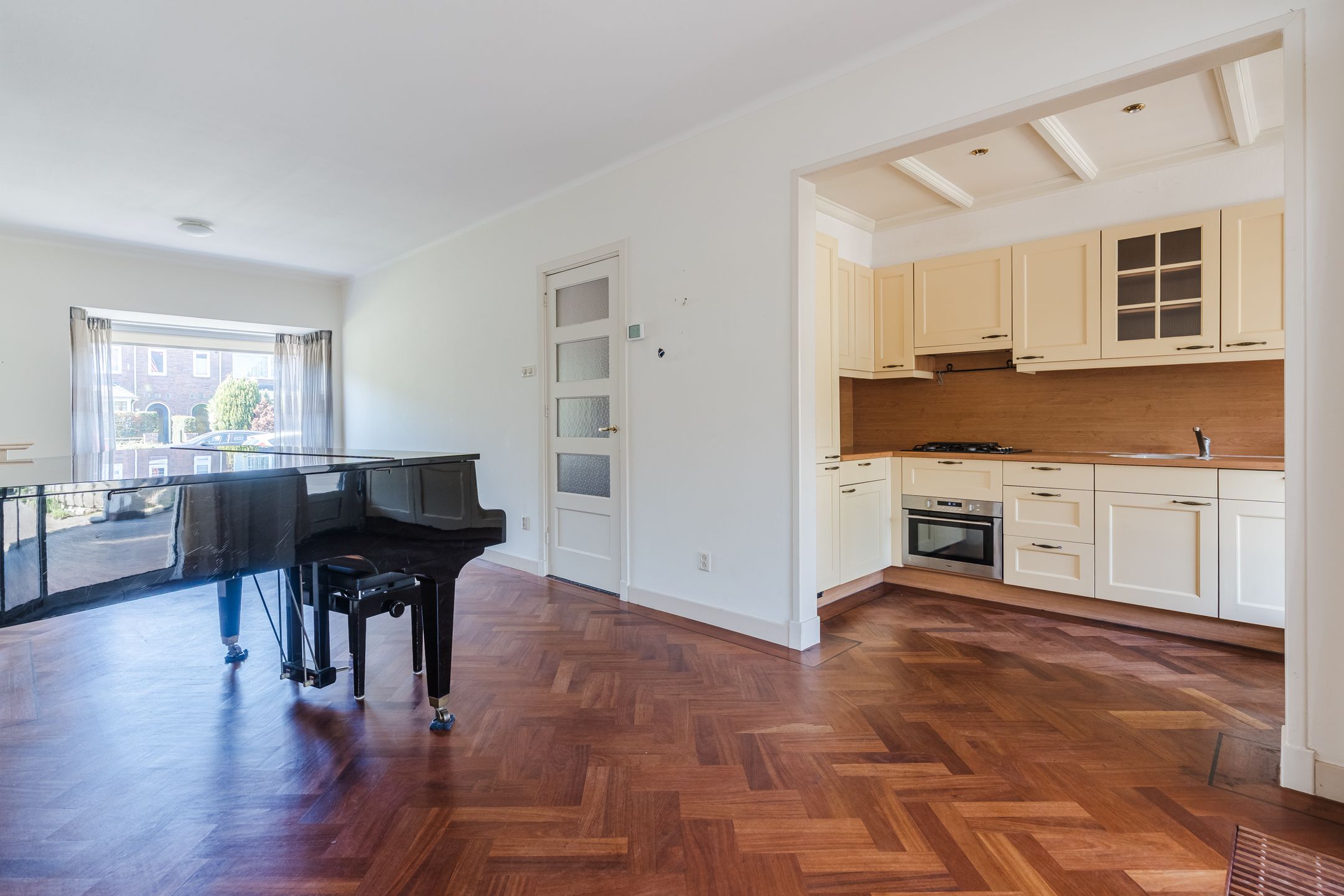 Spacious 1930s Terraced Home with Garden in Eindhoven — 18