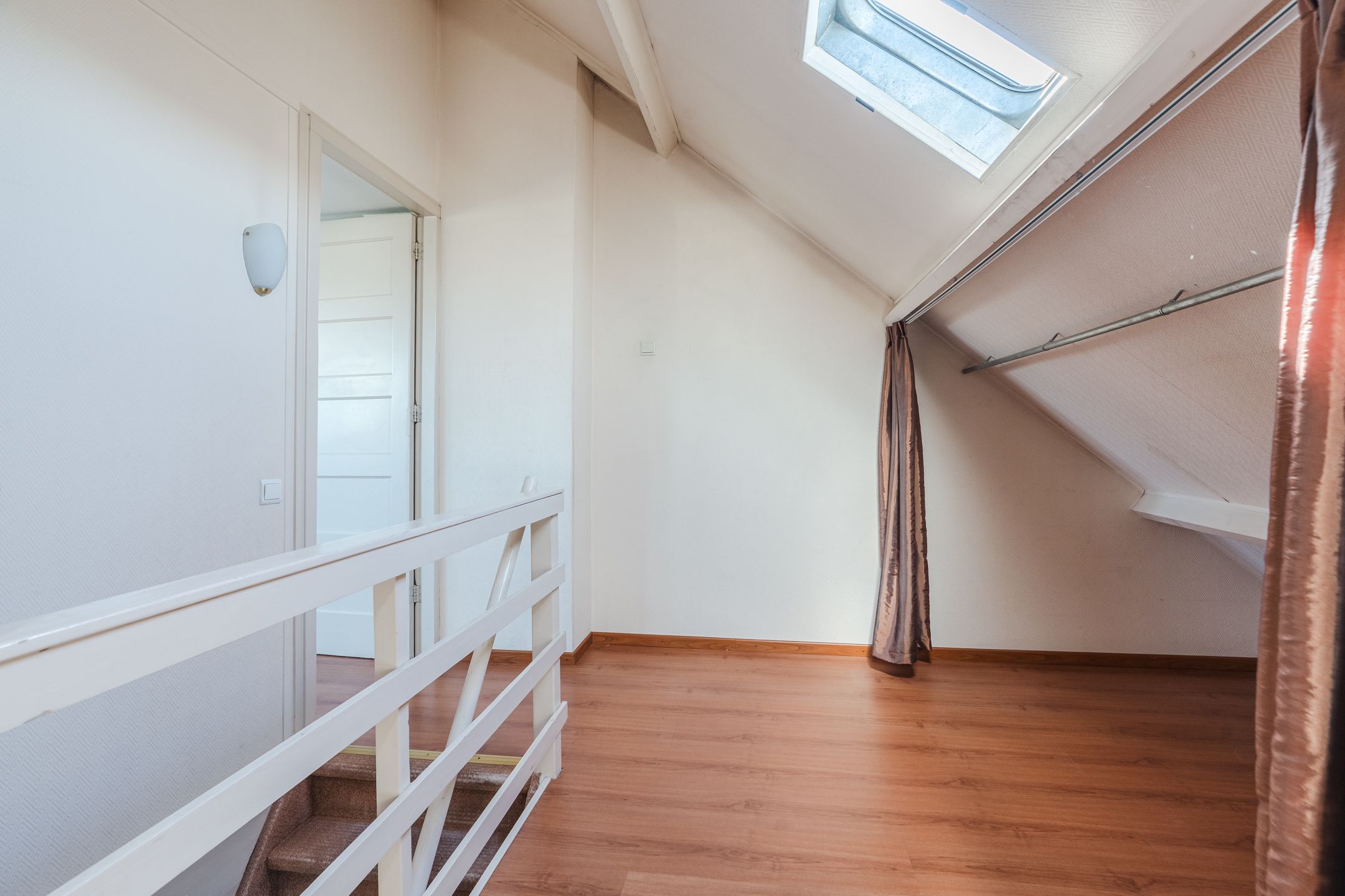 Spacious 1930s Terraced Home with Garden in Eindhoven — 30