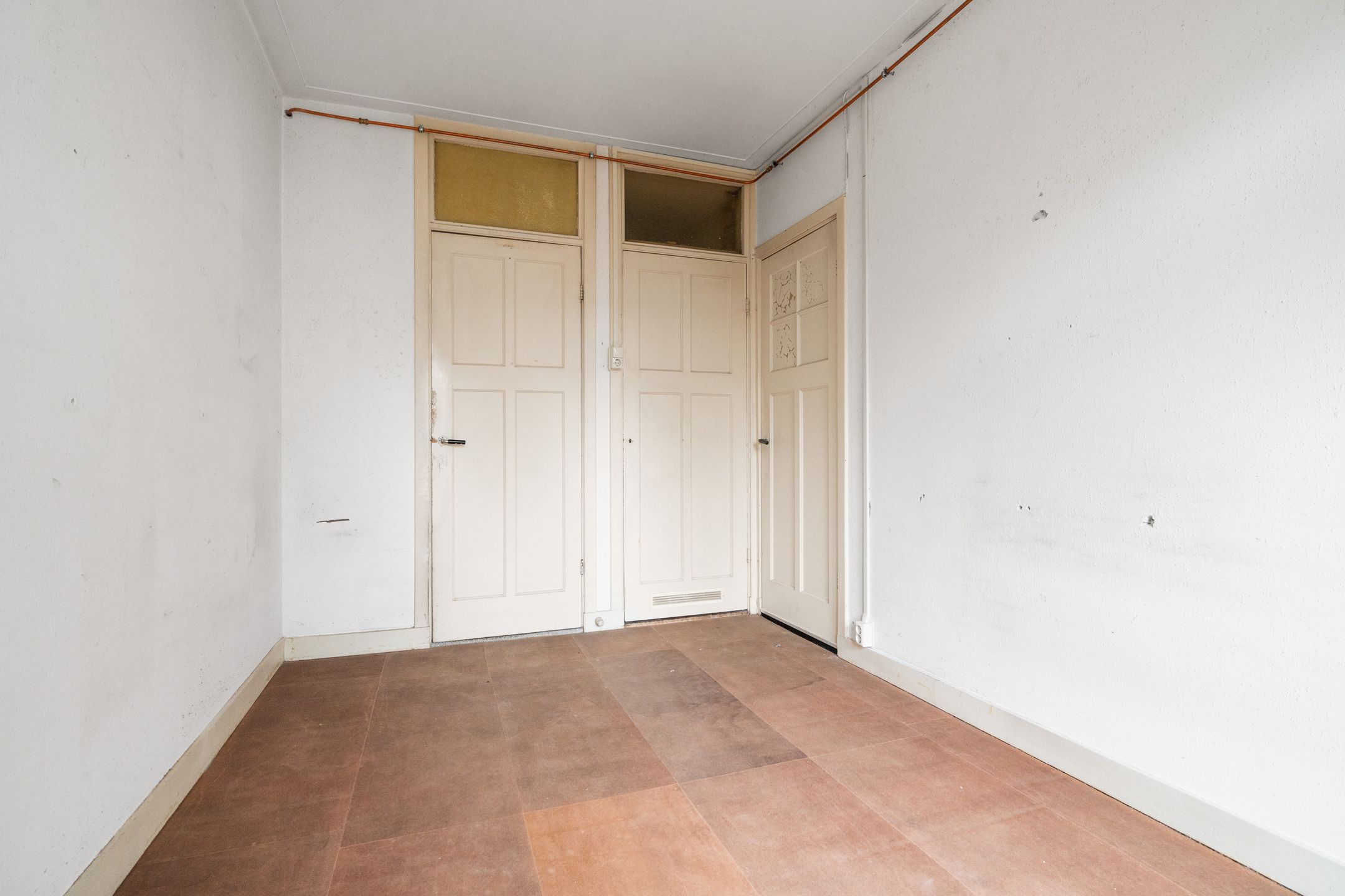 Renovatable Apartment with Water View in Hoofddorppleinbuurt — 15