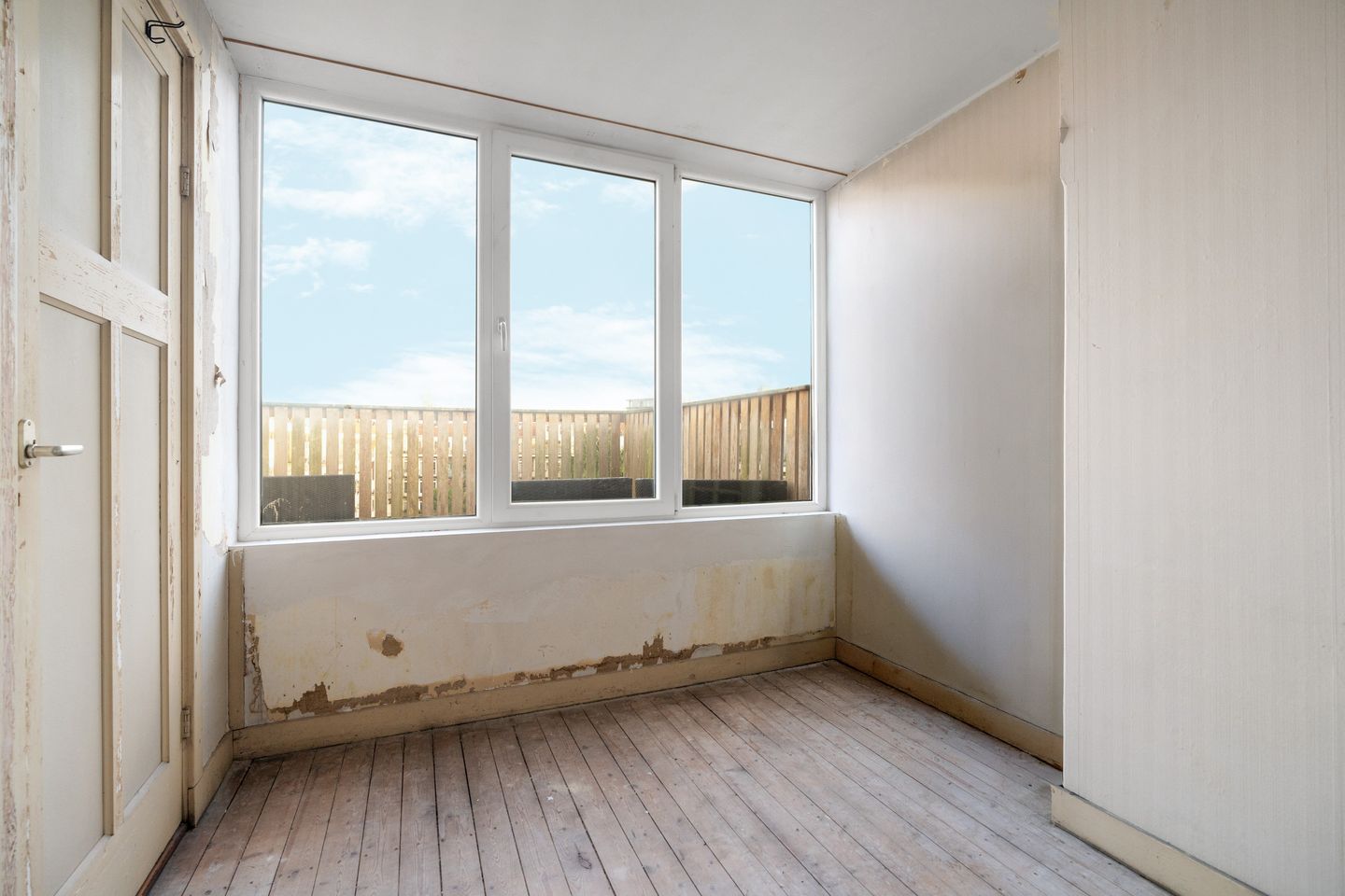 Renovatable Apartment with Water View in Hoofddorppleinbuurt — 20