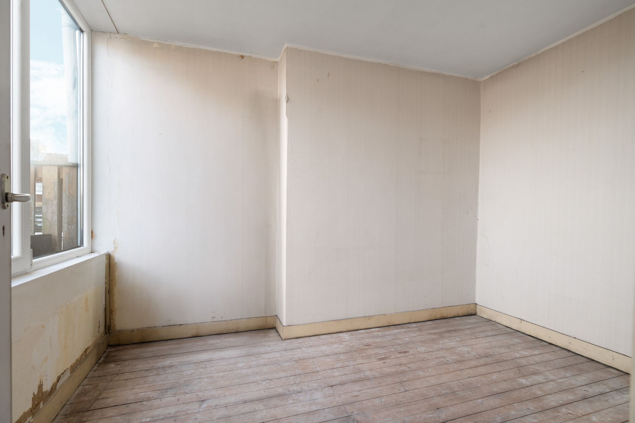 Renovatable Apartment with Water View in Hoofddorppleinbuurt — 21