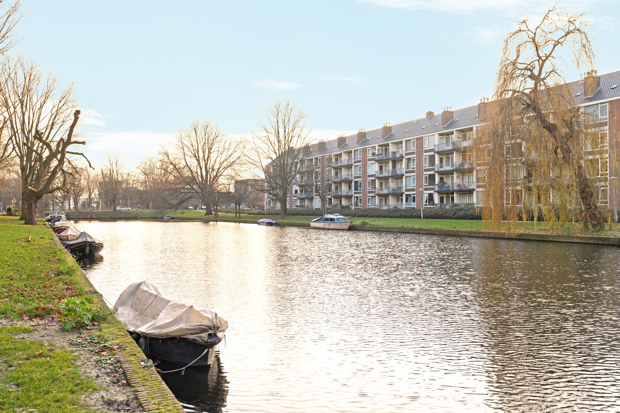 Renovatable Apartment with Water View in Hoofddorppleinbuurt — 30