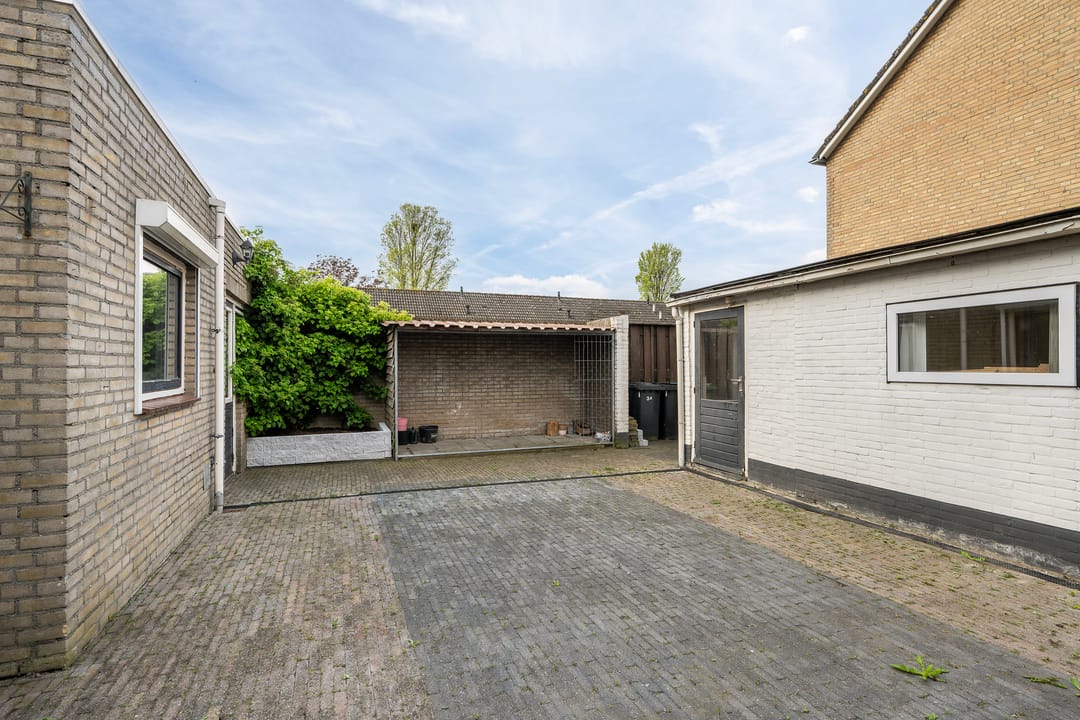 Photo 37 of Dokter Renesstraat 34