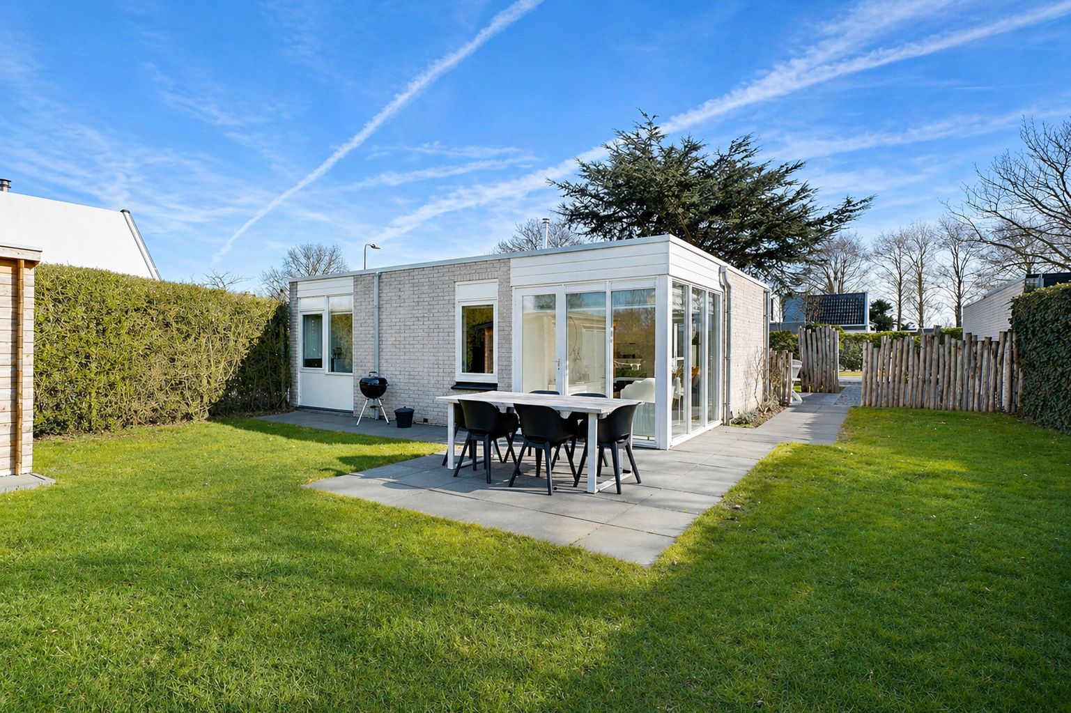 2-bedroom freehold villa in Ouddorp — photo 1 of 5