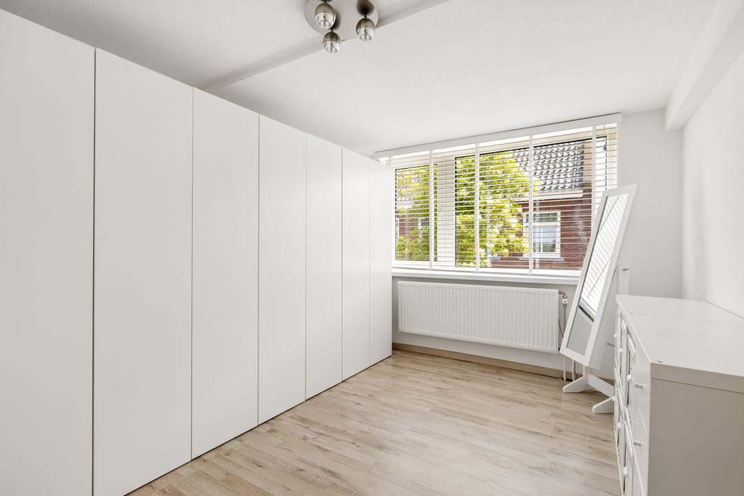 Photo 22 of Van Hogendorpstraat 93