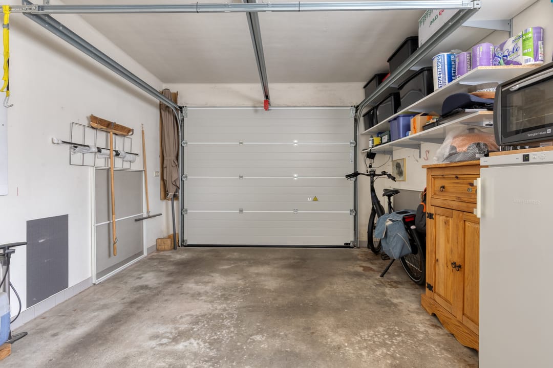 Detached Character Home with Garage in Central Wanroij — 22