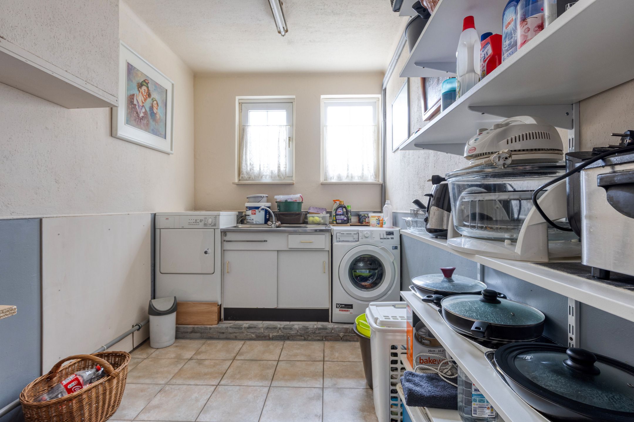 Detached Character Home with Garage in Central Wanroij — 21