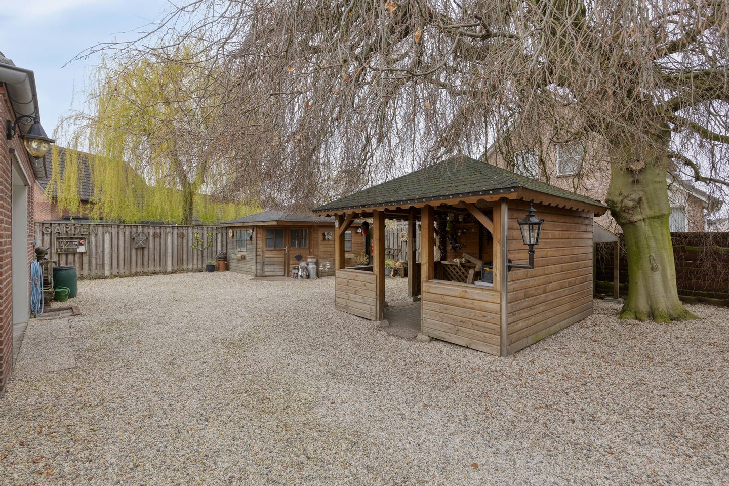 Detached Character Home with Garage in Central Wanroij — 34