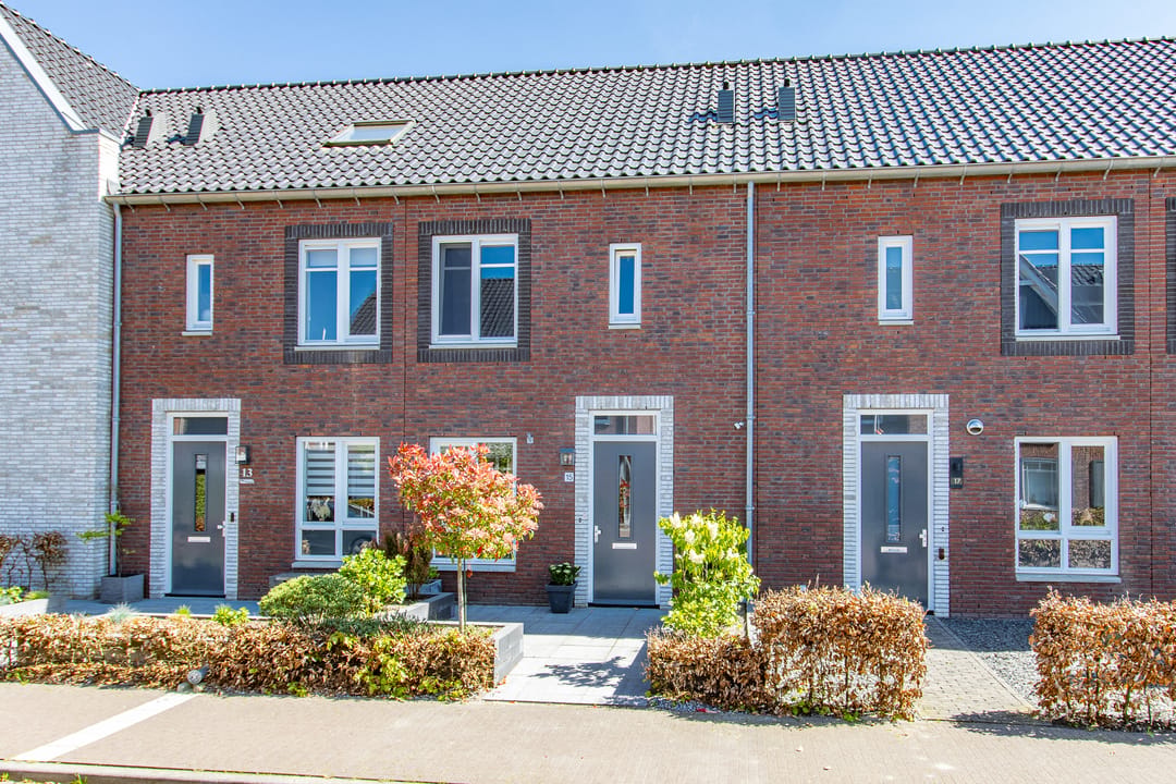Photo 1 of Zonnebaars 15