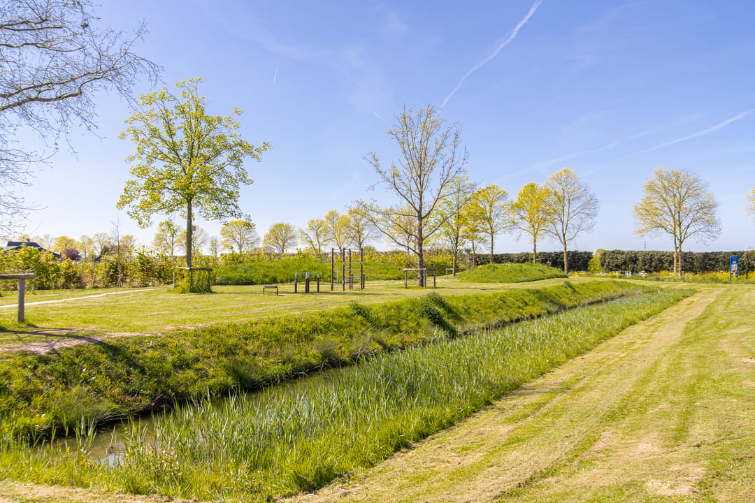 Photo 46 of Zonnebaars 15