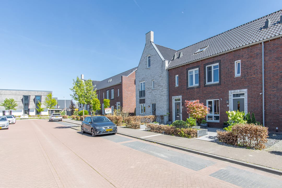 Photo 43 of Zonnebaars 15