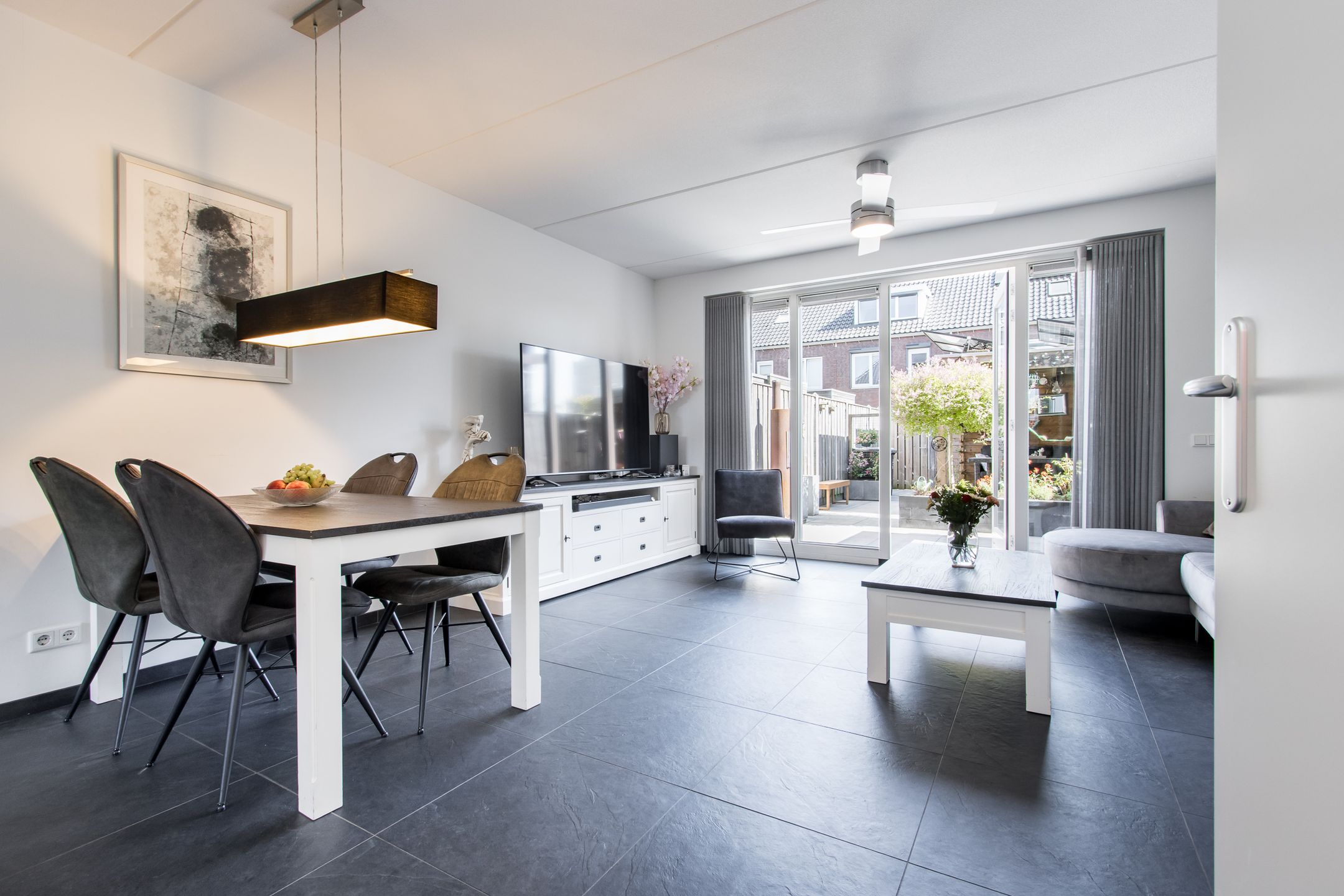 Photo 9 of Zonnebaars 15