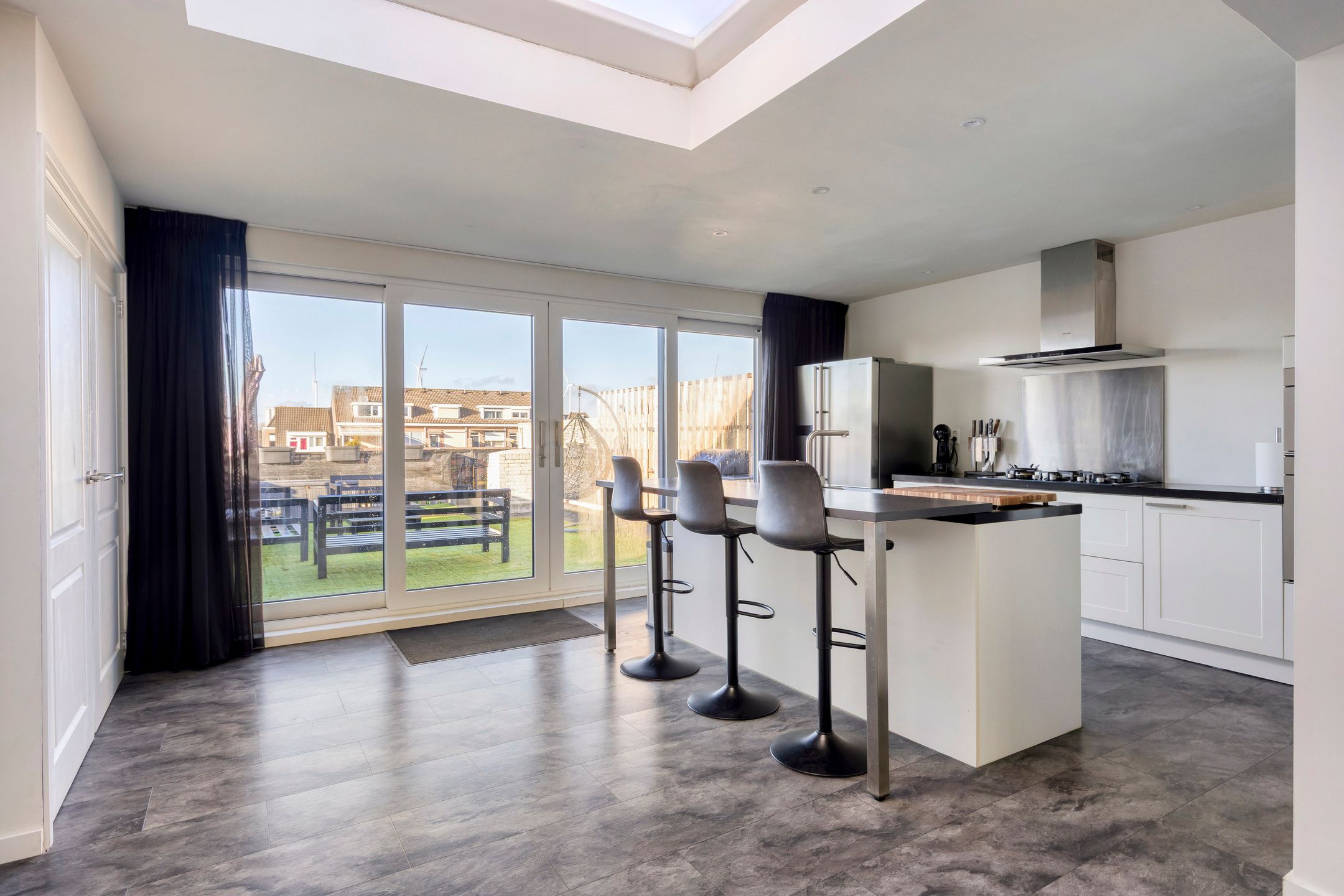 Spacious Upper Apartment with Sunny Rooftop Terrace and Energy Label A — 12
