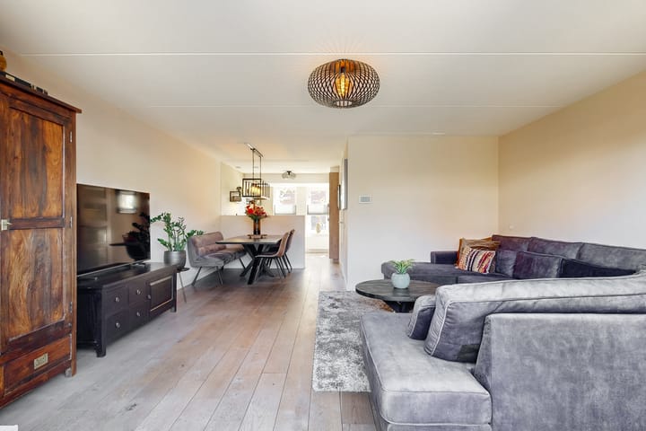 Photo 4 of J. van Zantenstraat 18