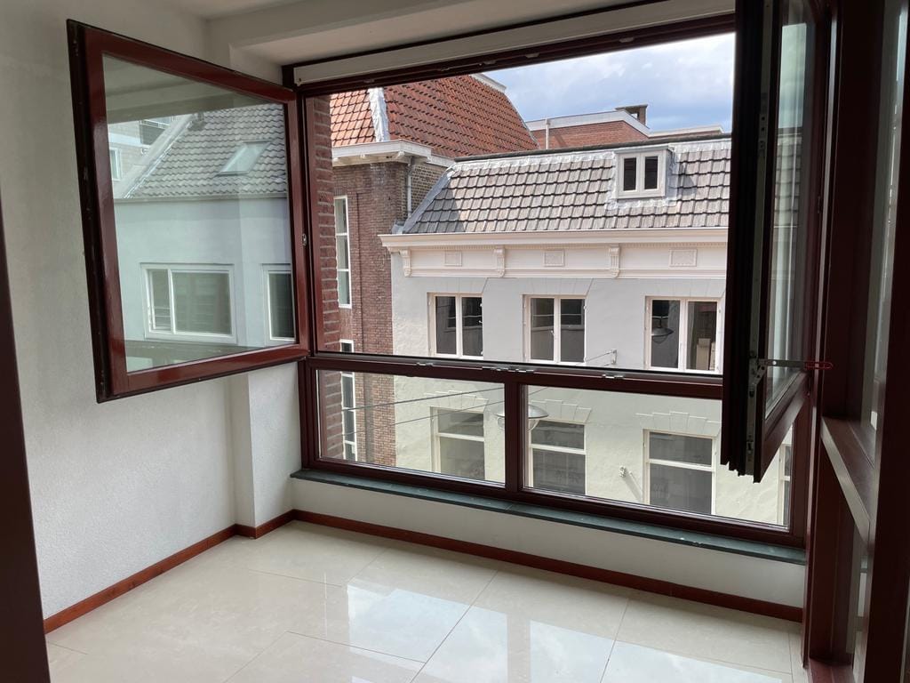 Luxury Loft Apartment with Panoramic City Views in Arnhem Center — 17