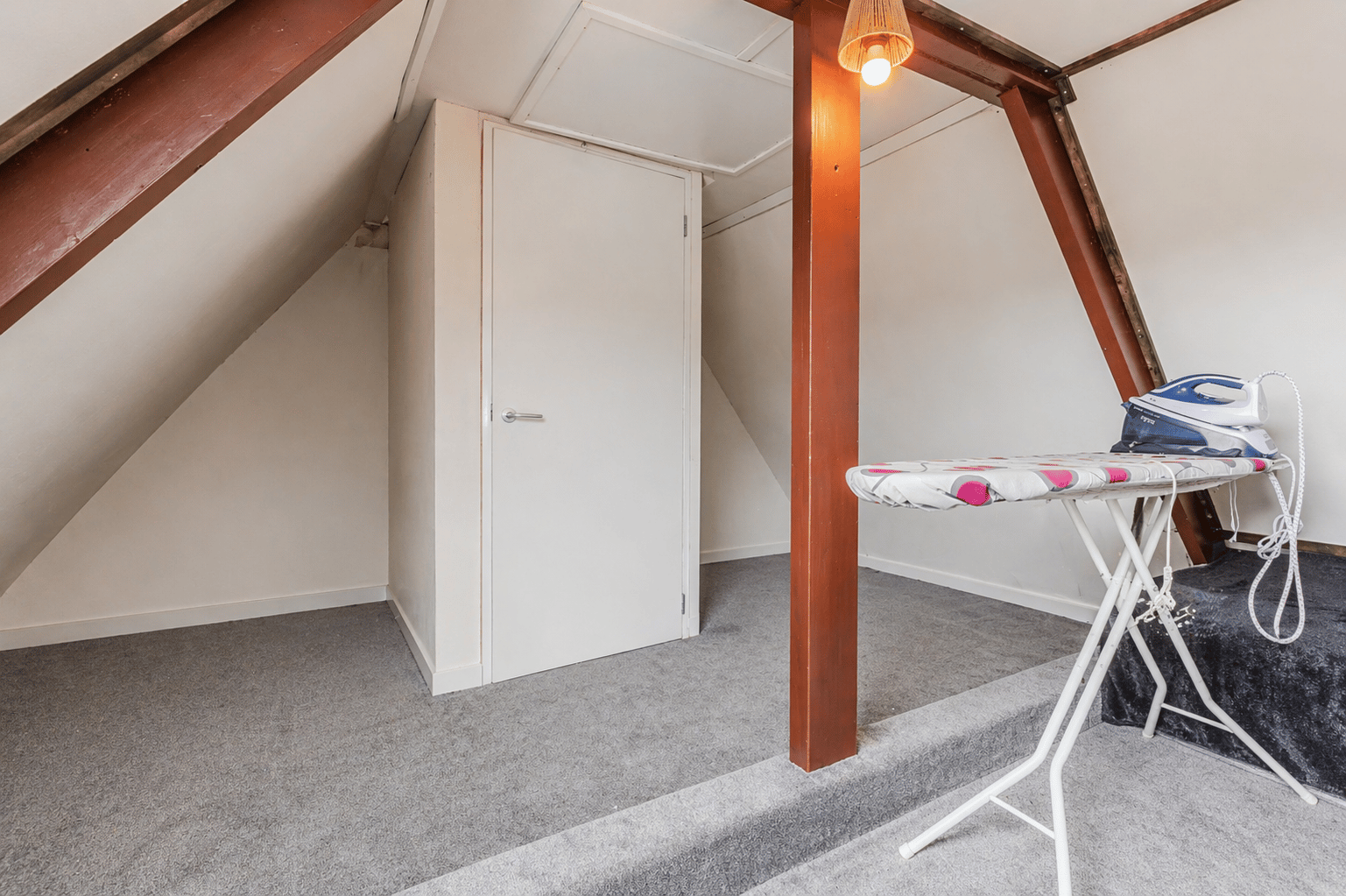 Charming corner house from 1950 with rooftop terrace and south-facing garden in Nieuwkuijk — 24