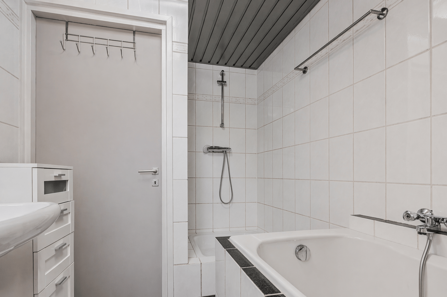 Charming corner house from 1950 with rooftop terrace and south-facing garden in Nieuwkuijk — 18