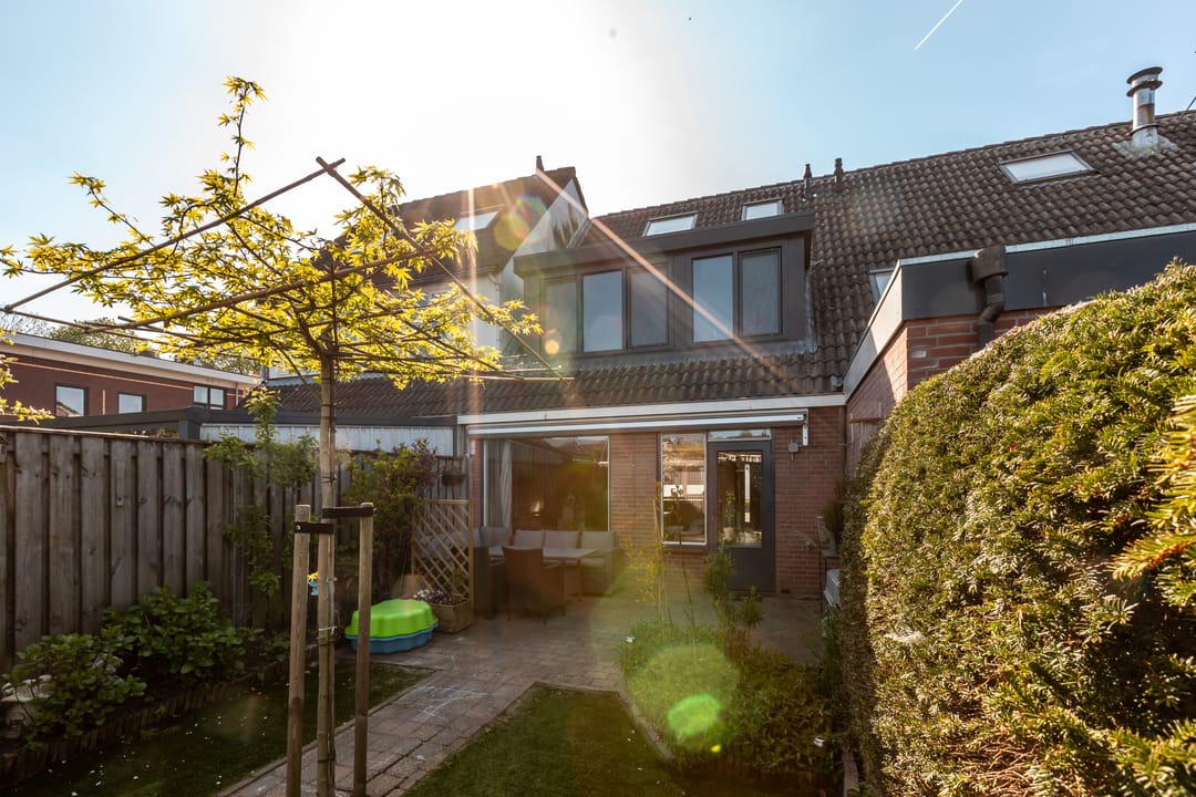 Move-in Ready Family Home with Modern Updates in Harderwijk — 32