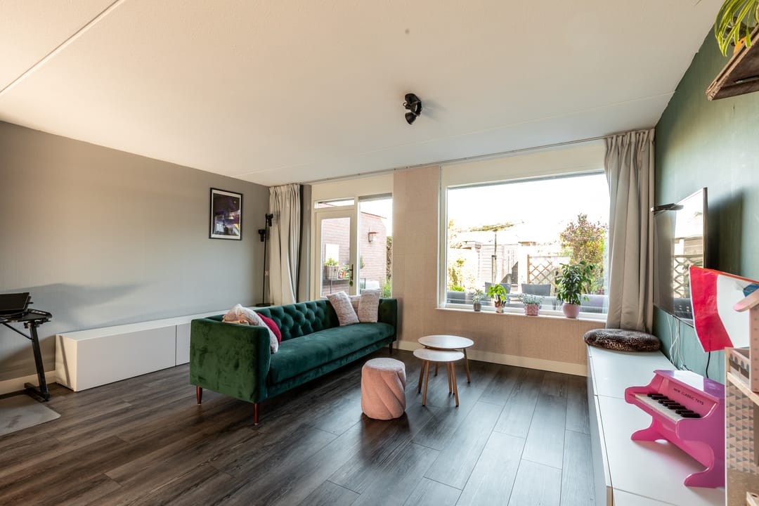 Move-in Ready Family Home with Modern Updates in Harderwijk — 8