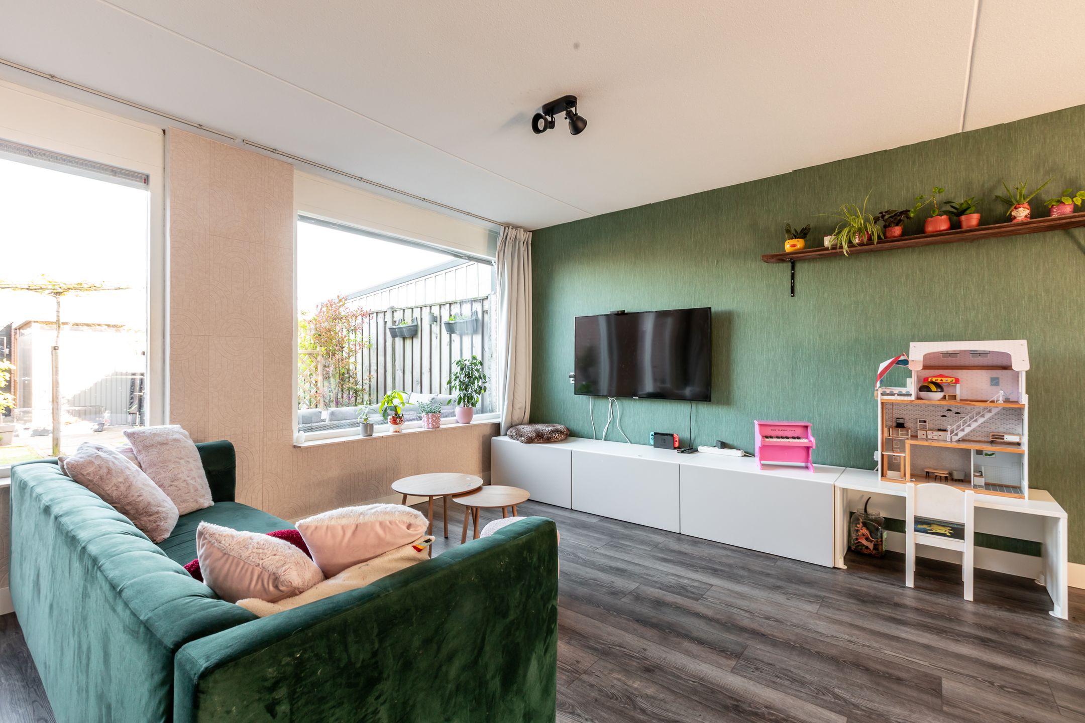 Move-in Ready Family Home with Modern Updates in Harderwijk — 9
