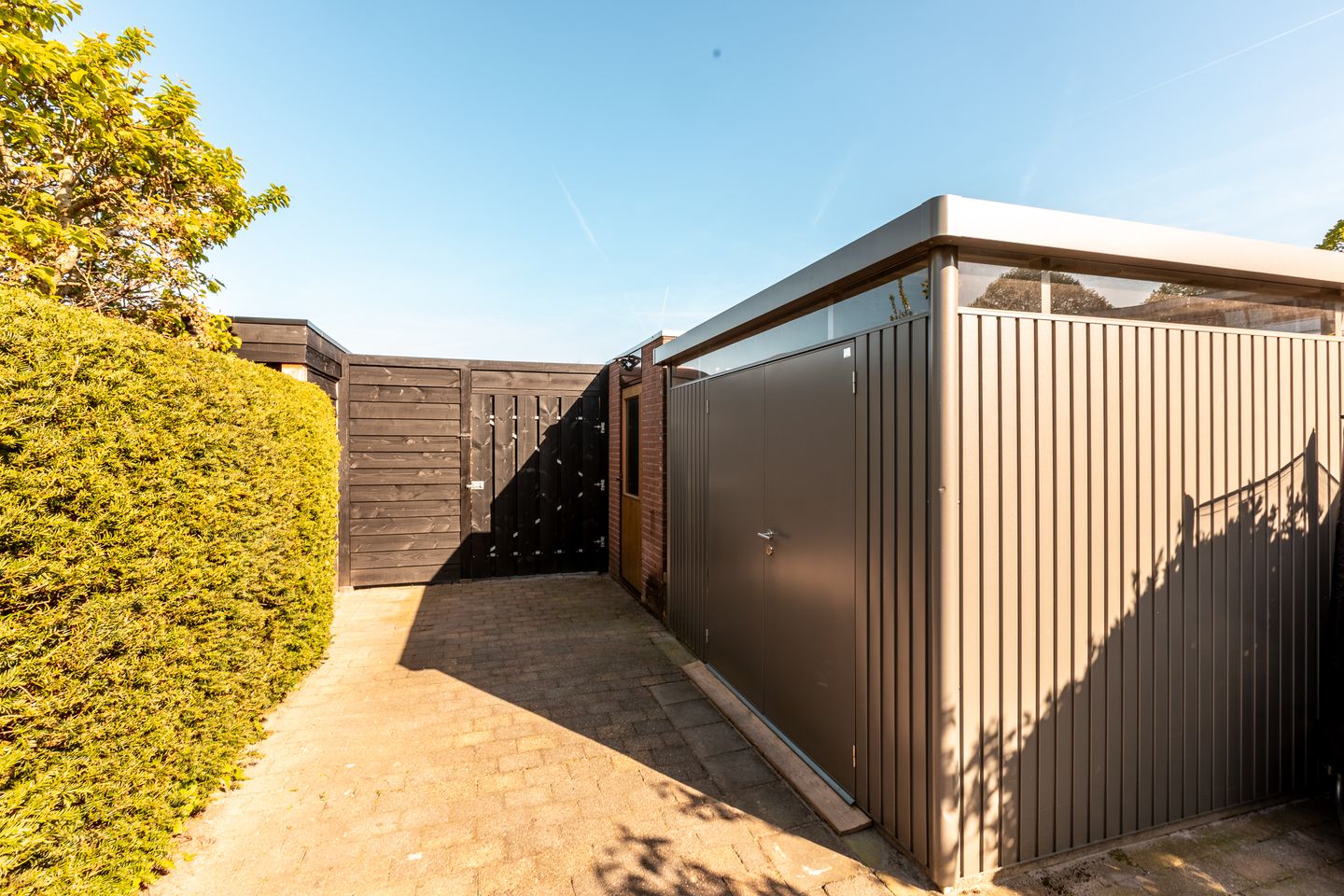 Move-in Ready Family Home with Modern Updates in Harderwijk — 35