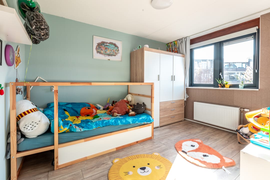 Move-in Ready Family Home with Modern Updates in Harderwijk — 22