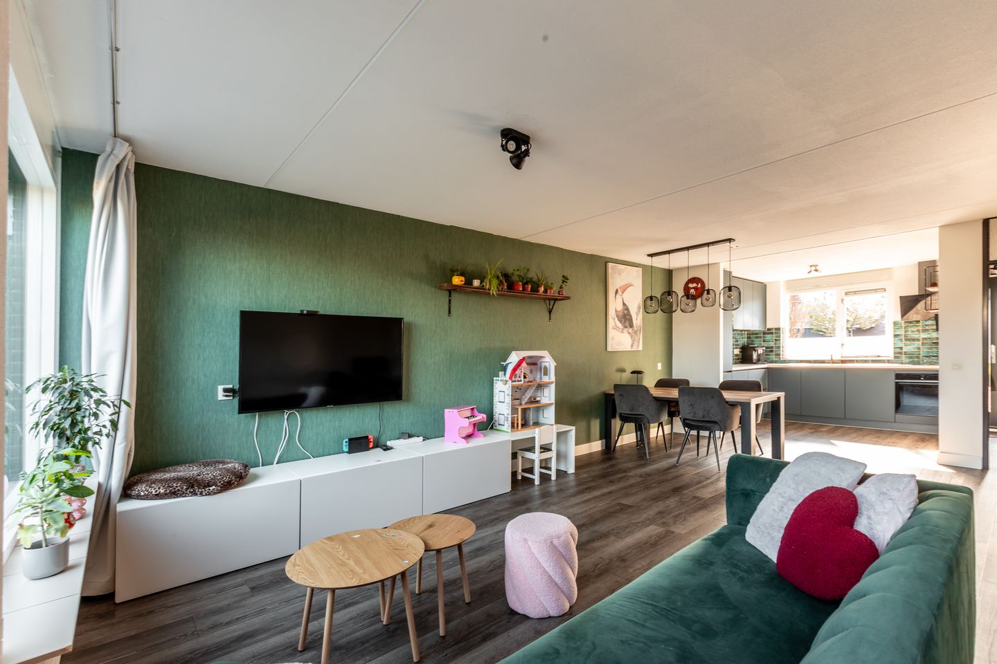 Move-in Ready Family Home with Modern Updates in Harderwijk — 10