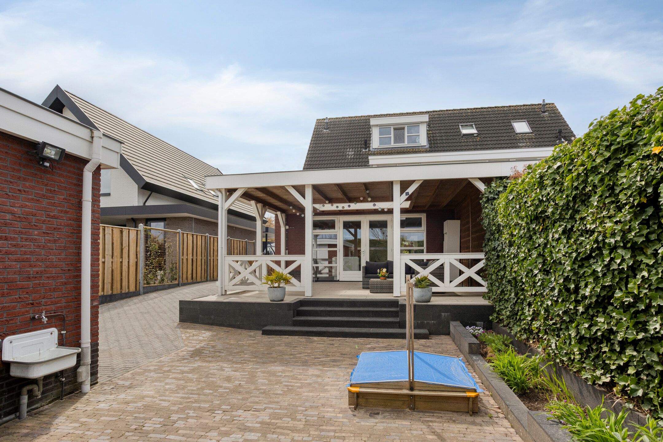 Modern Semi-Detached Home with Veranda and Garage in Westenholte — 39