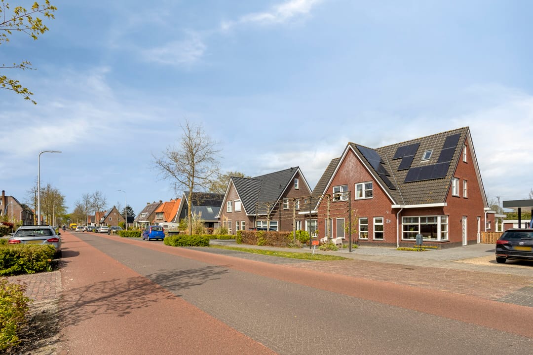 Modern Semi-Detached Home with Veranda and Garage in Westenholte — 46
