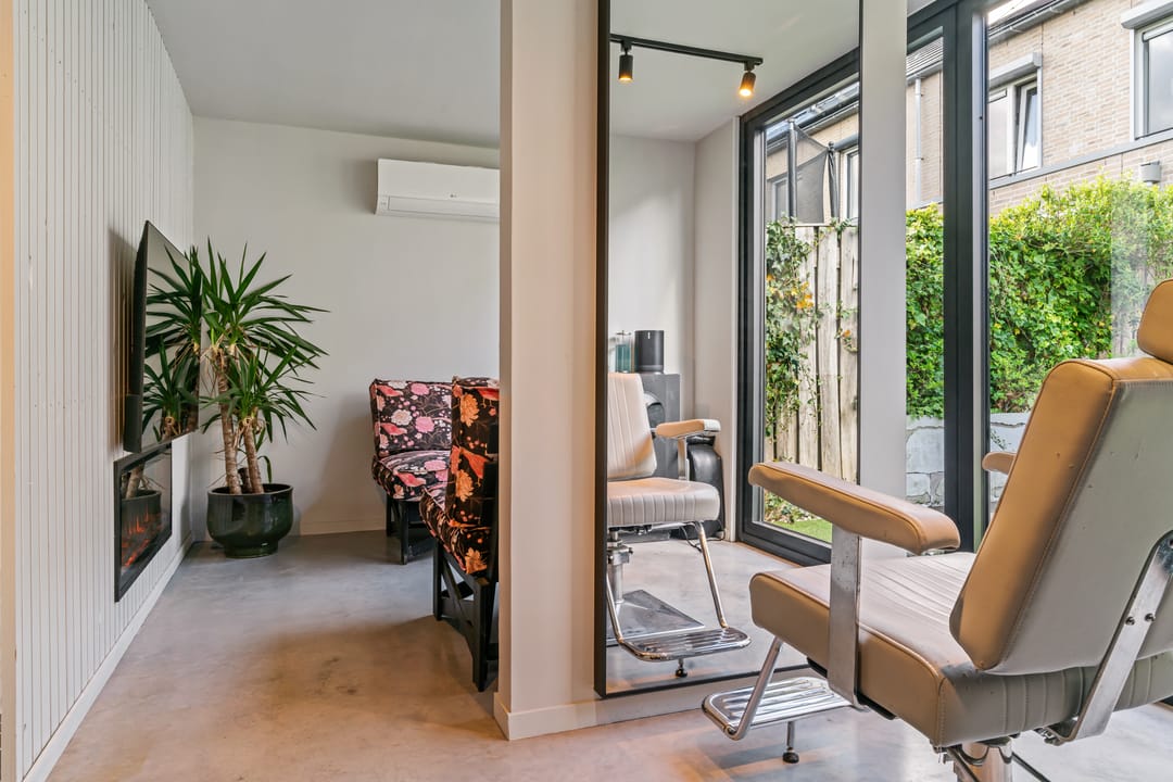 Modern terraced home with home business potential in green Broekpolder neighborhood — 13