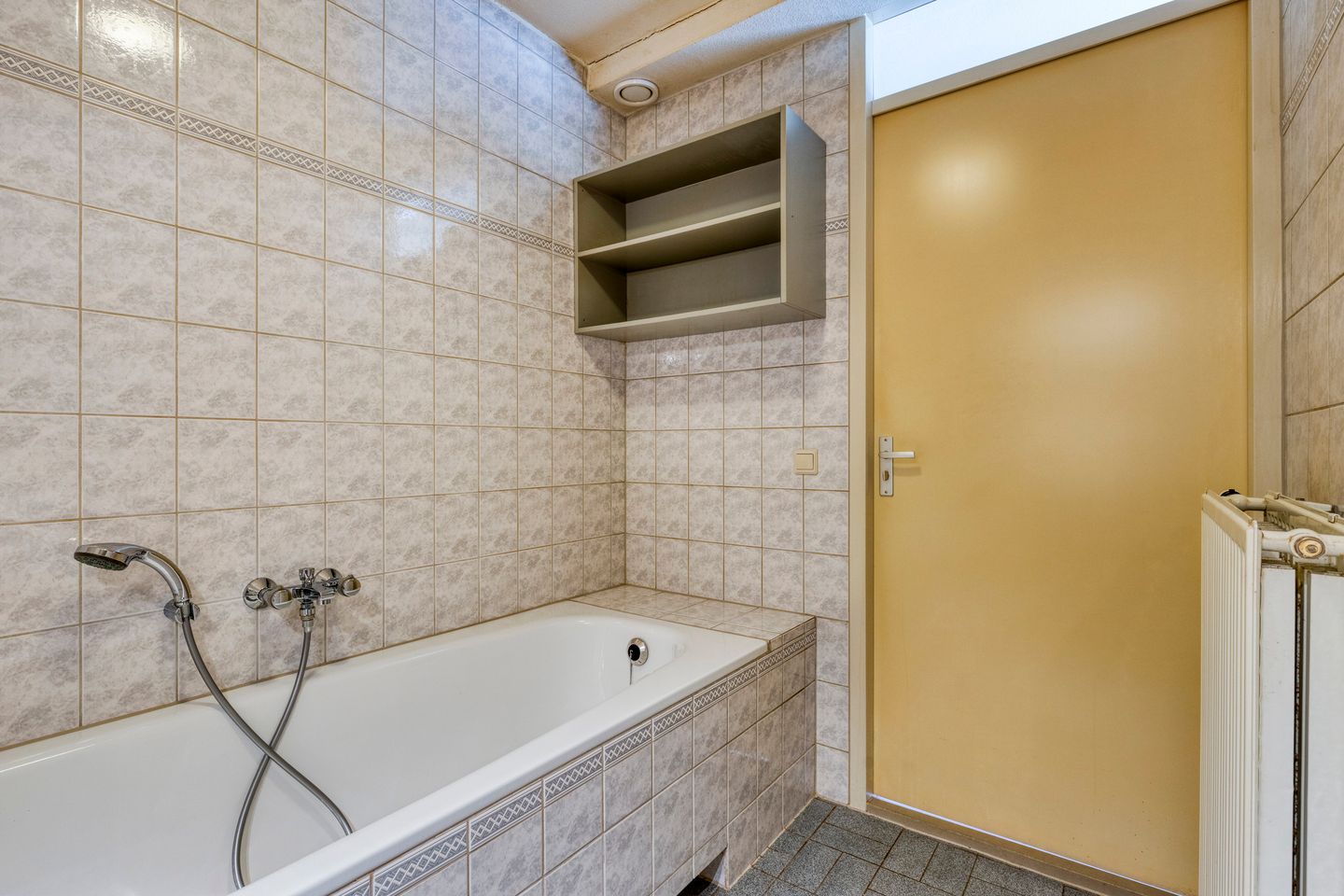 Apartment with balcony and parking in village center — 19