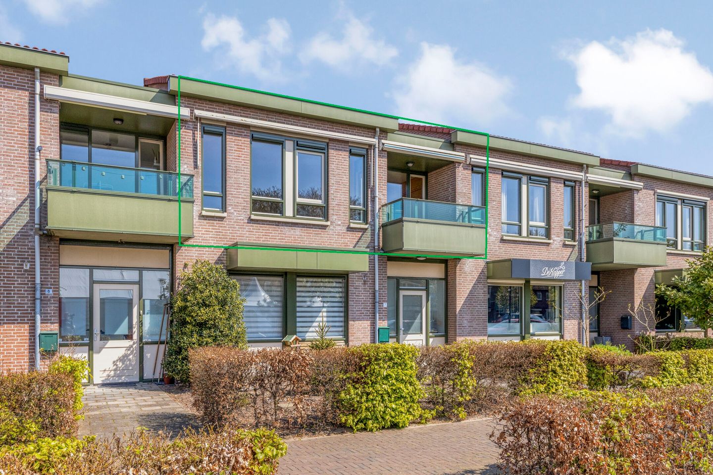 Apartment with balcony and parking in village center — 35