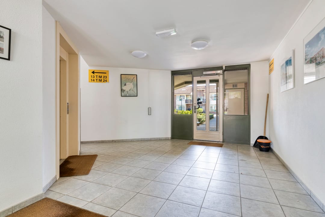 Apartment with balcony and parking in village center — 28