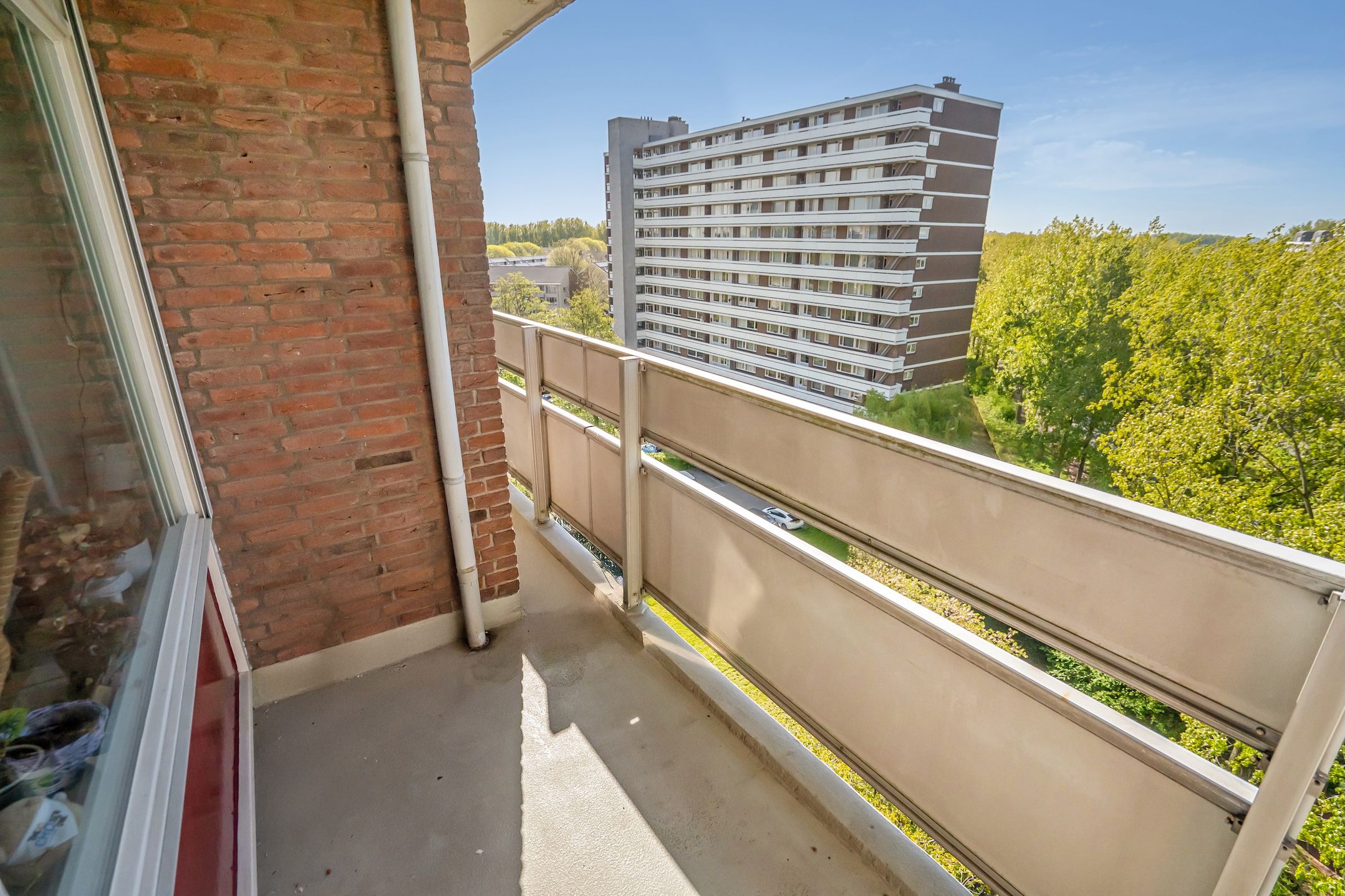 Spacious and Bright Apartment with South-Facing Balconies in Rijswijk Muziekbuurt — 12