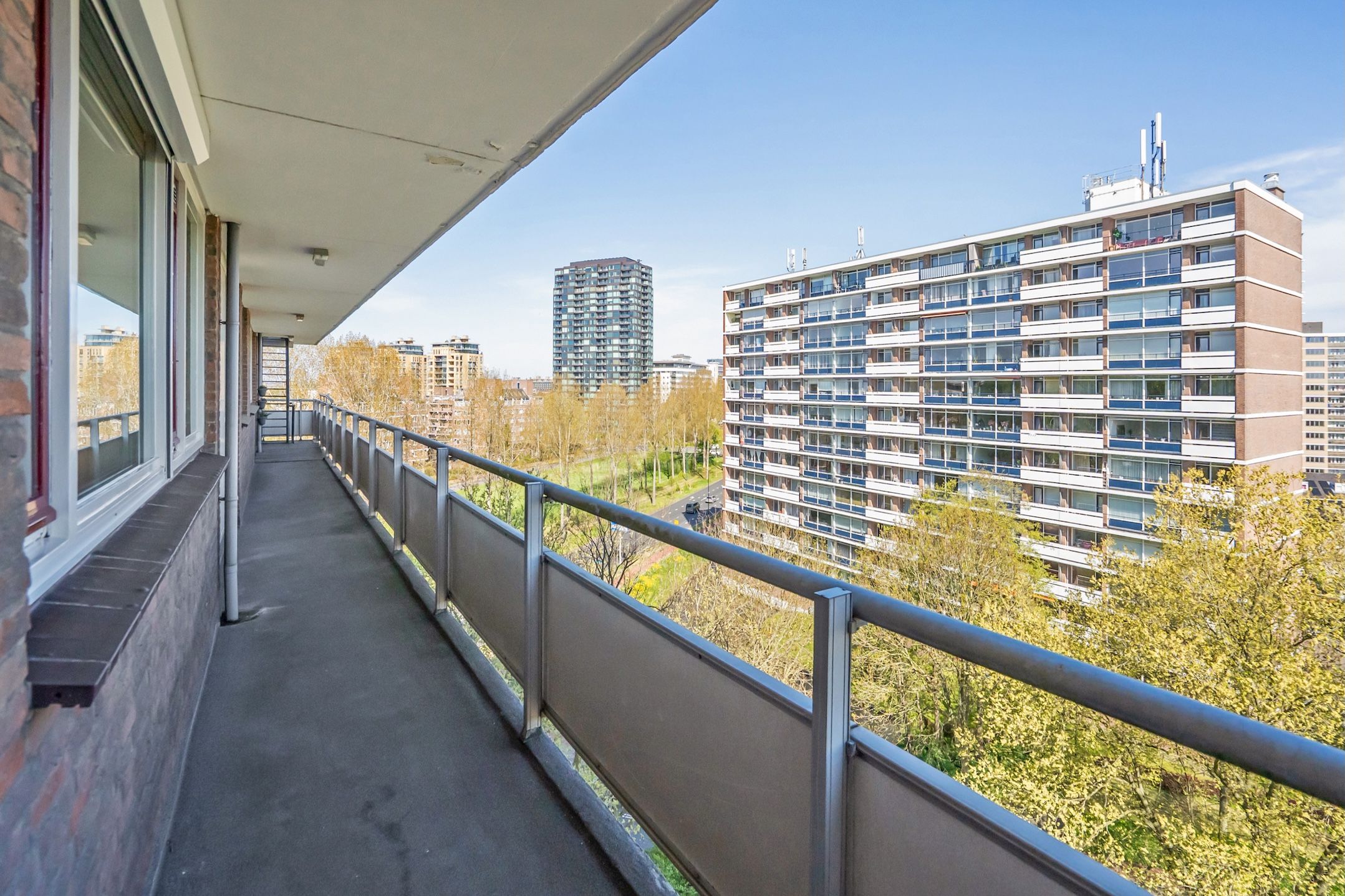 Spacious and Bright Apartment with South-Facing Balconies in Rijswijk Muziekbuurt — 21