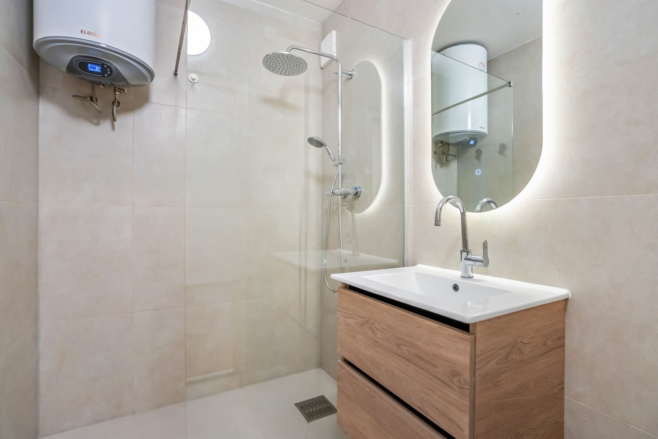 Spacious and Bright Apartment with South-Facing Balconies in Rijswijk Muziekbuurt — 15