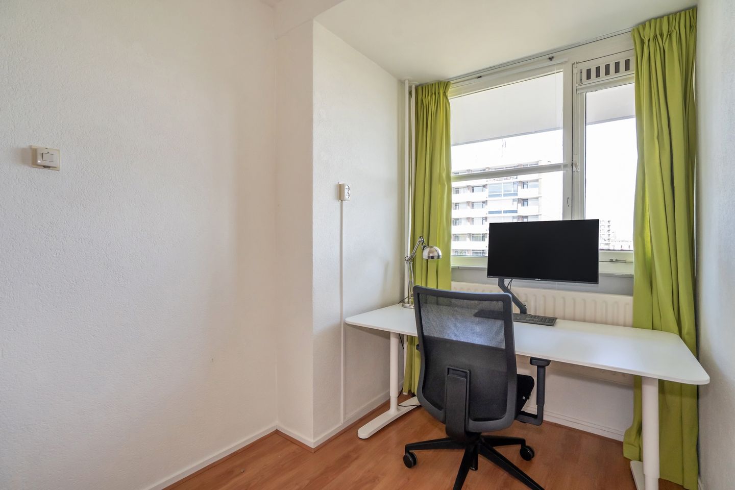 Spacious and Bright Apartment with South-Facing Balconies in Rijswijk Muziekbuurt — 19