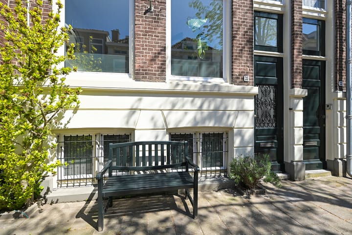 Photo 2 of Jacob van der Doesstraat 35