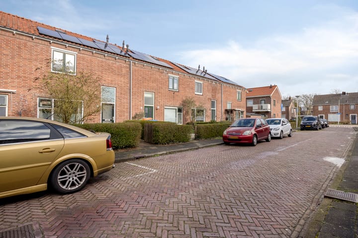 Photo 4 of Van Diemenstraat 21