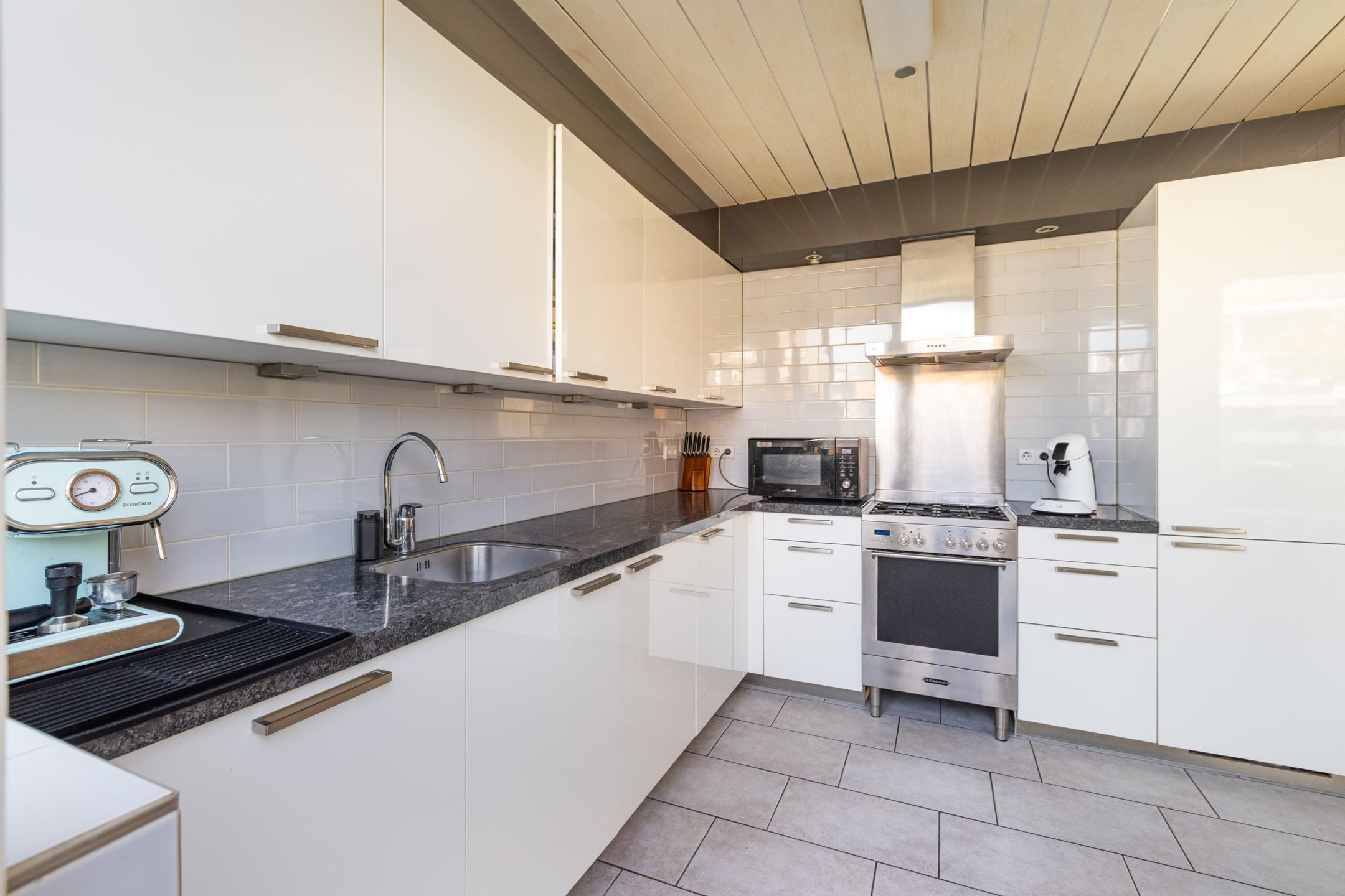 Photo 18 of Albert Schweitzerstraat 82