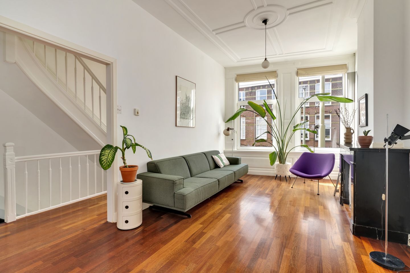 Spacious 3-floor upper apartment with 5 bedrooms in popular Valkenboskwartier — 19