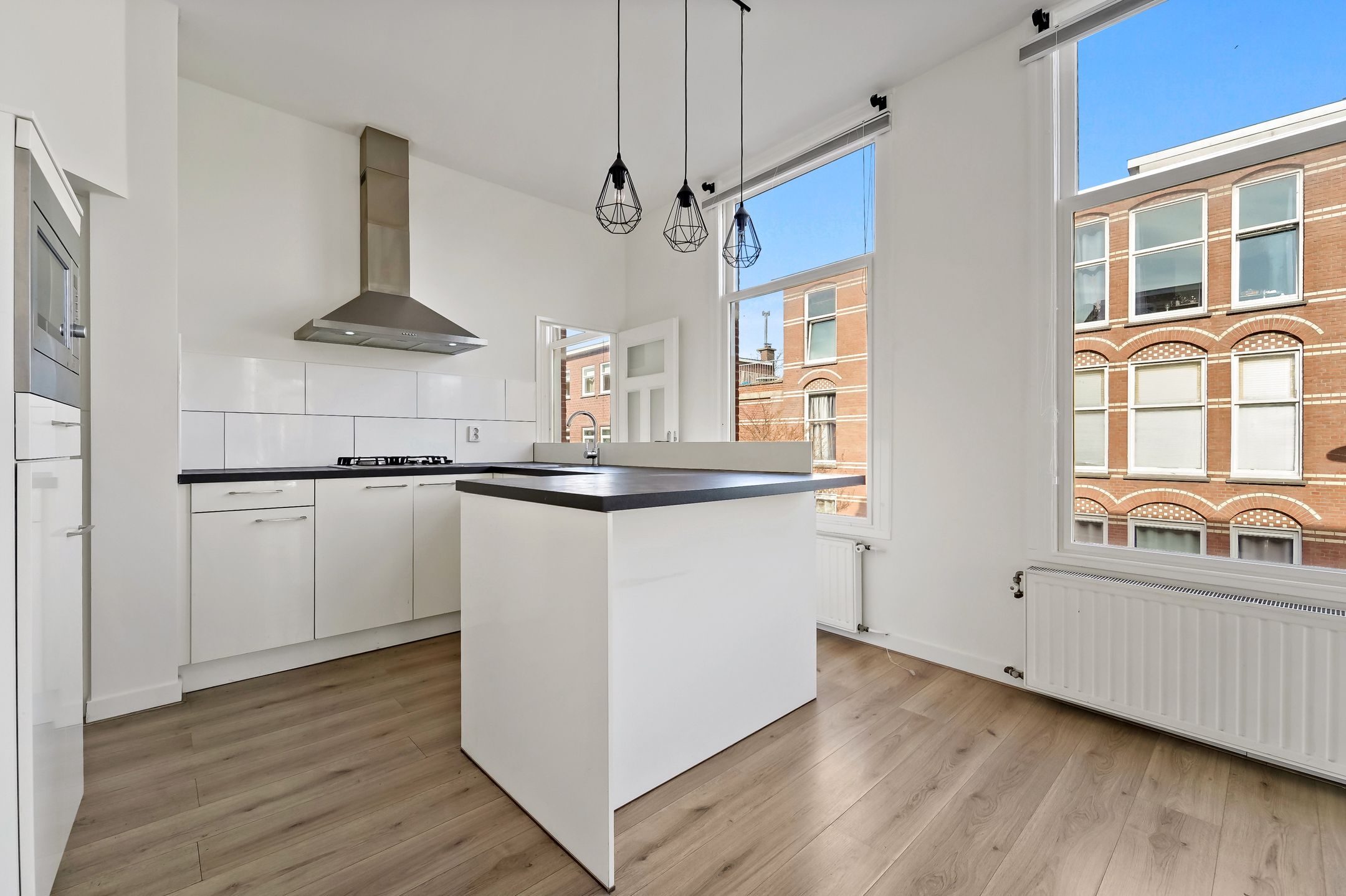 Charming corner apartment with water views in the Valkenboskwartier — 15