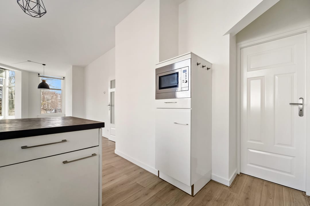 Charming corner apartment with water views in the Valkenboskwartier — 16