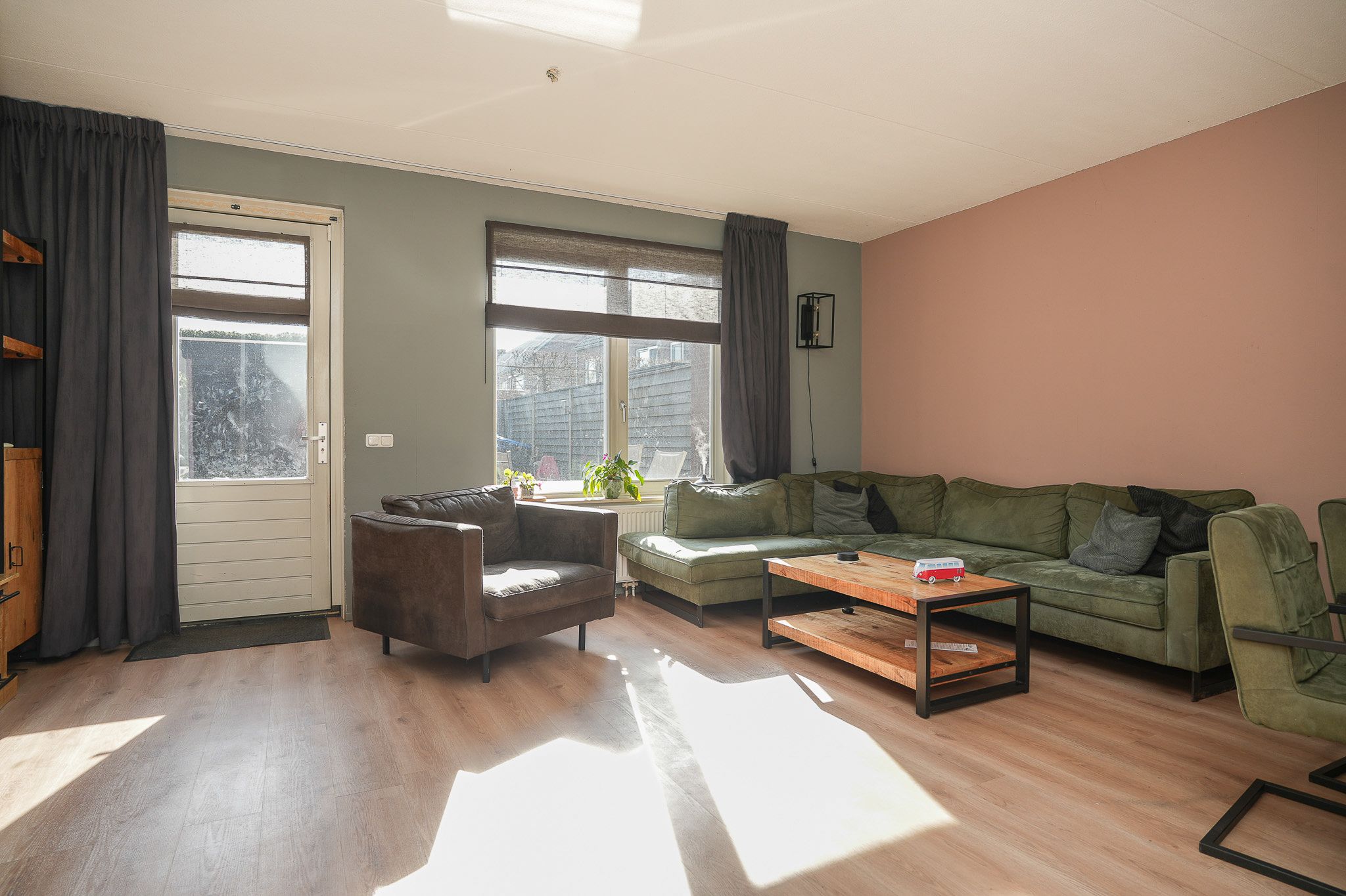 Spacious Terraced Home with Energy Label A+, Solar Panels and Air Conditioning — 12