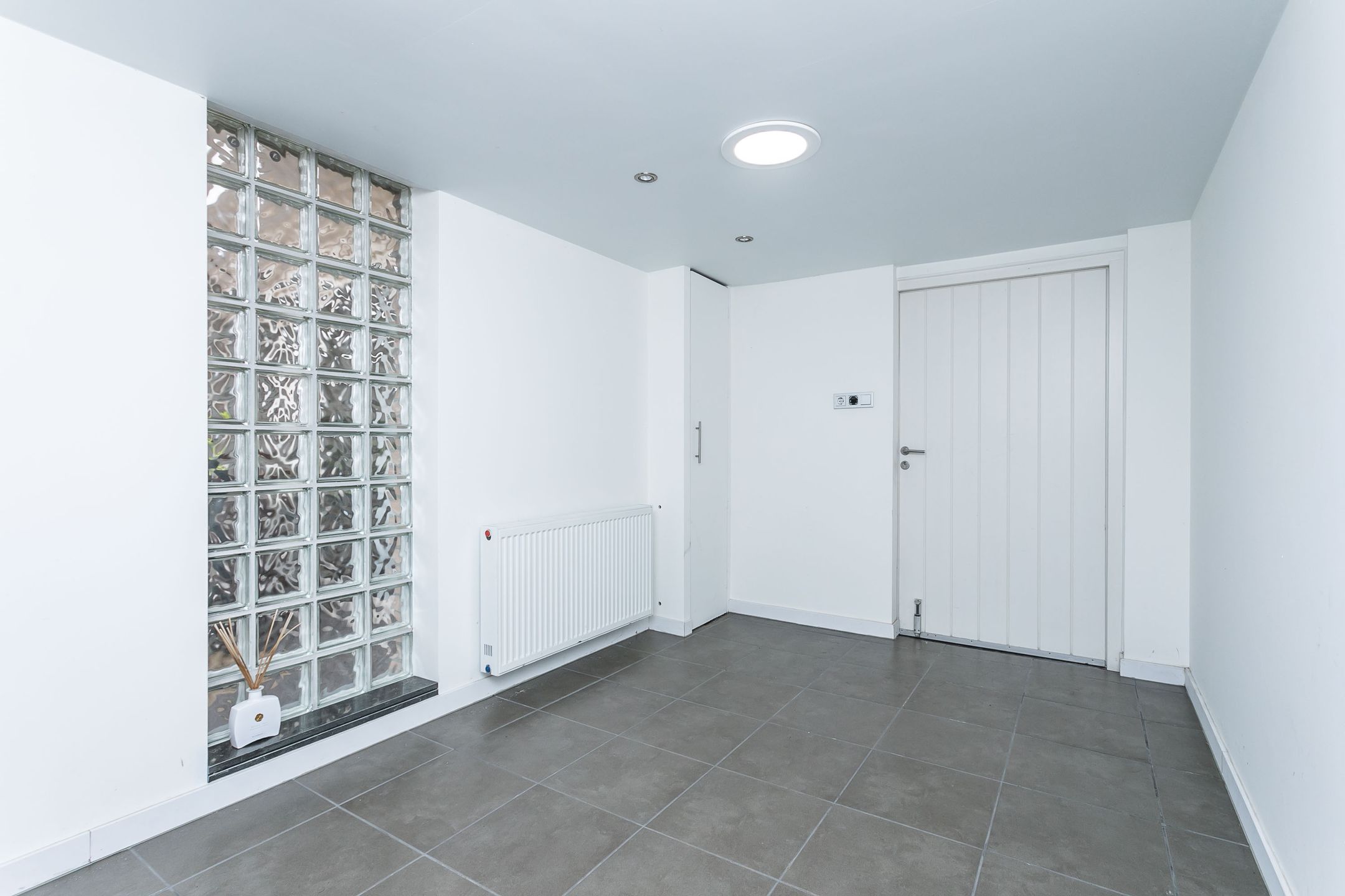 Move-in Ready Semi-Detached Home with Garage and Multifunctional Space in Spaubeek — 27
