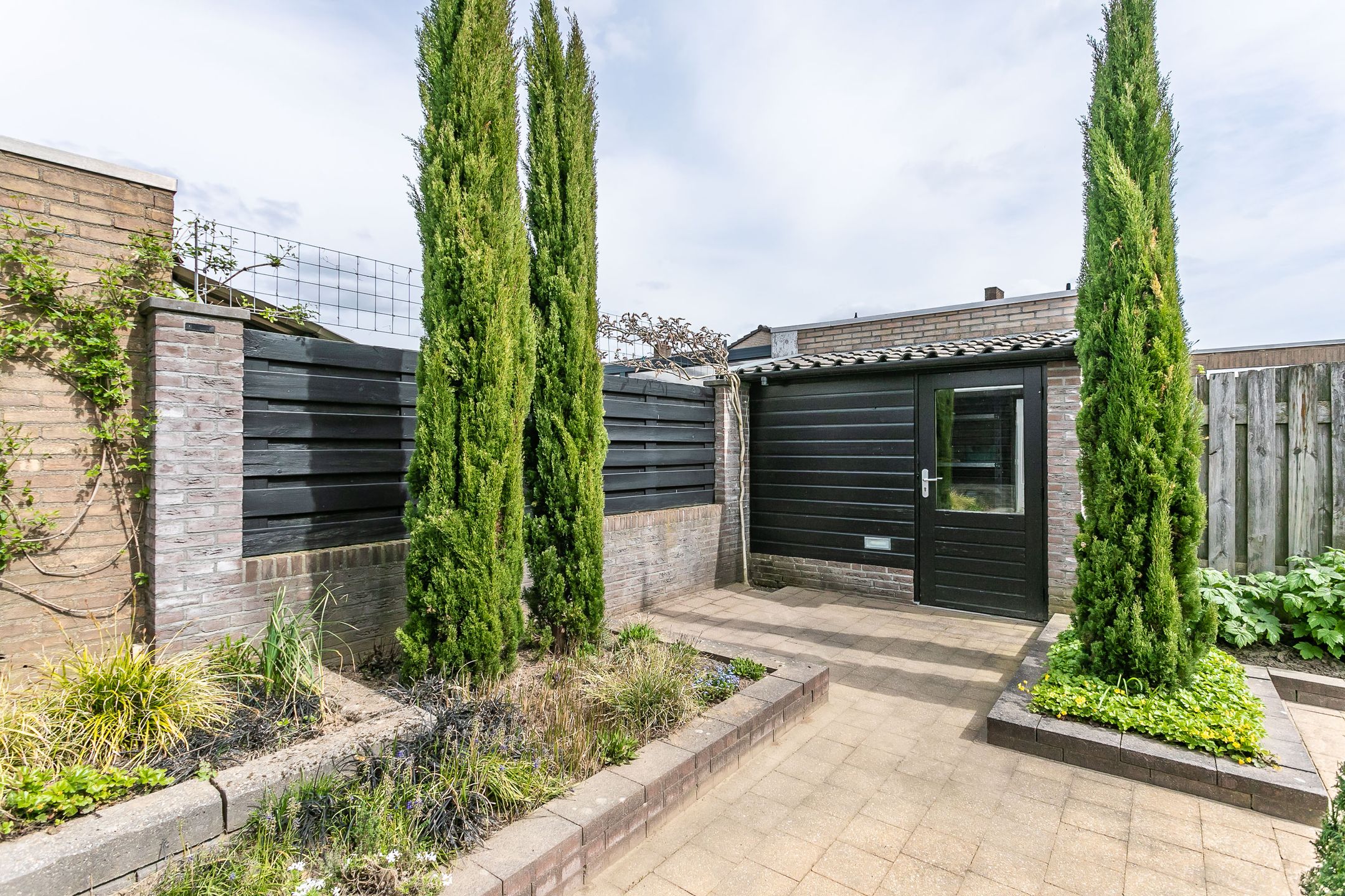 Move-in Ready Semi-Detached Home with Garage and Multifunctional Space in Spaubeek — 24