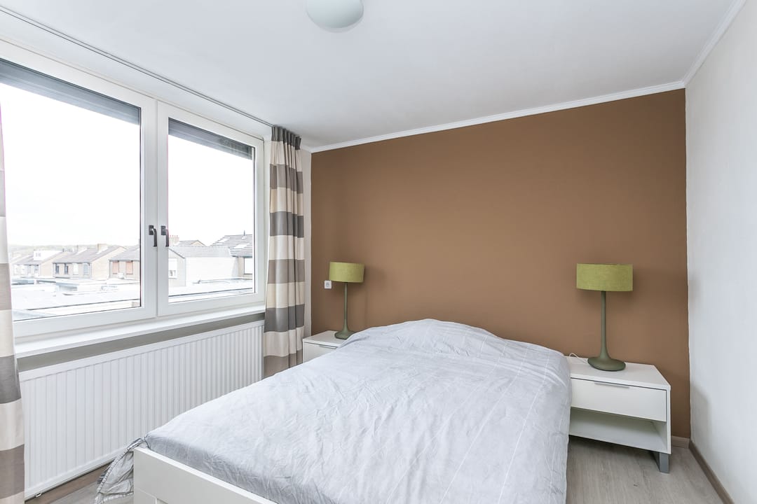 Move-in Ready Semi-Detached Home with Garage and Multifunctional Space in Spaubeek — 13